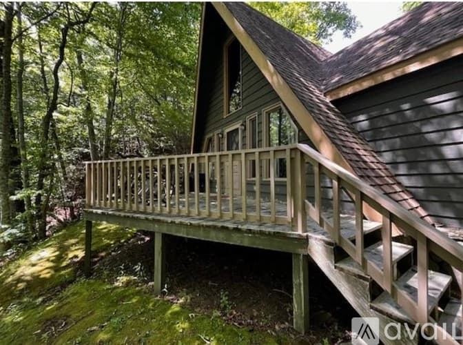 Dillard House: 339 Chalet Village Dr