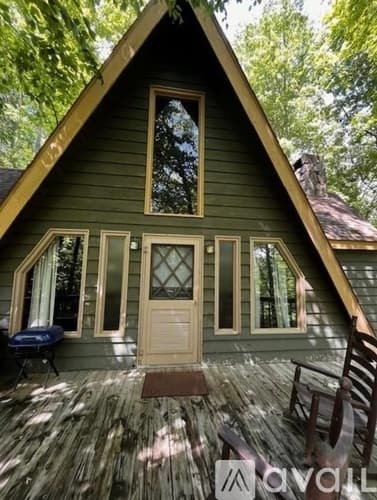 Dillard House: 339 Chalet Village Dr