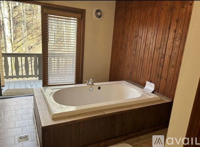 Dillard House: 417 Chalet Village Dr