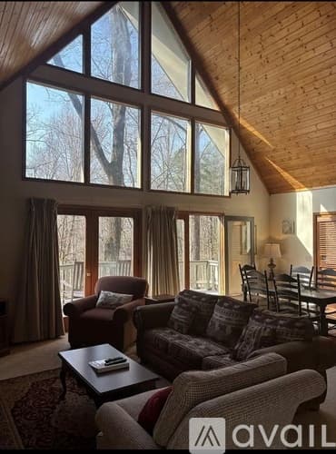 Dillard House: 417 Chalet Village Dr