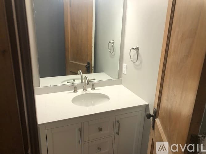 Minneapolis Apartment: 3208 Blaisdell Ave