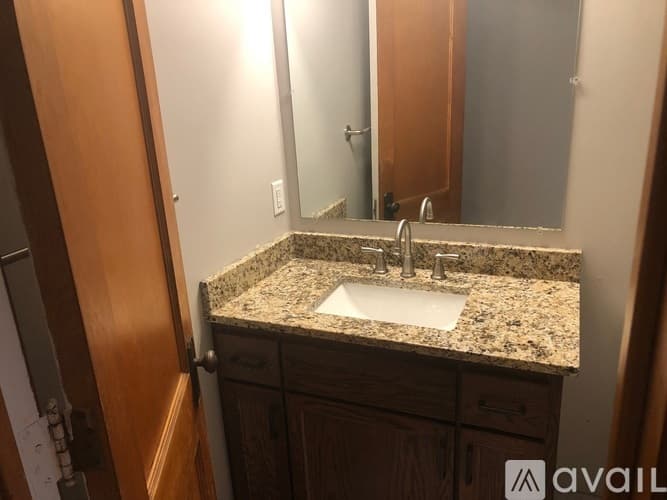 Minneapolis Apartment: 3208 Blaisdell Ave