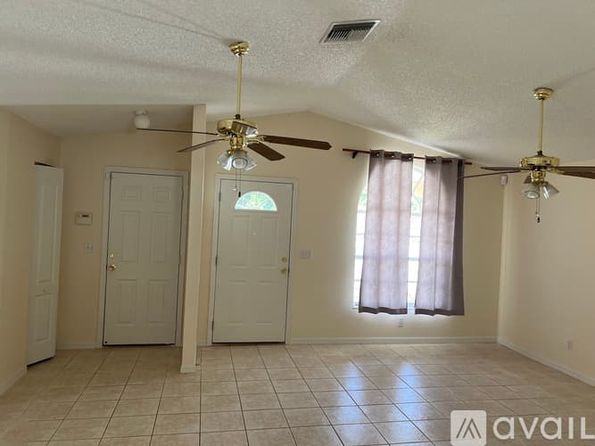 Largo House: 3717 137th Avenue North