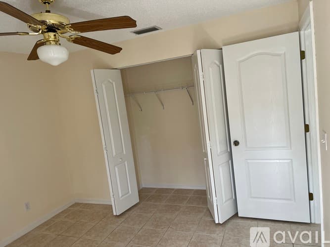 Largo House: 3717 137th Avenue North