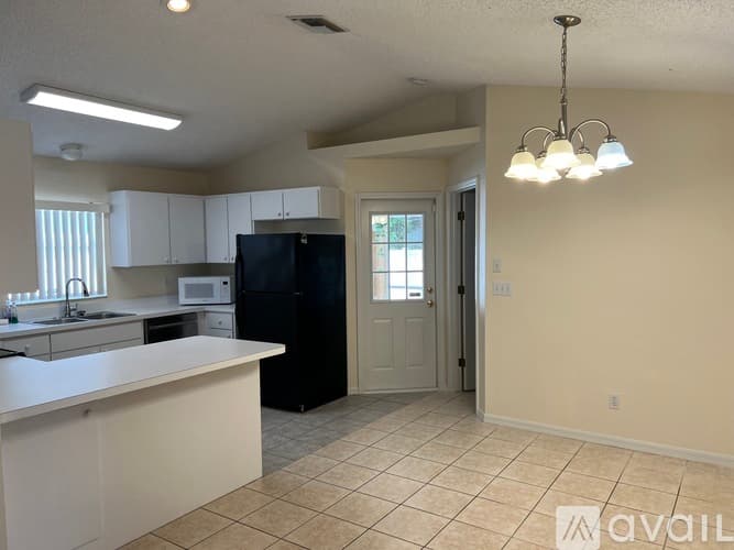 Largo House: 3717 137th Avenue North