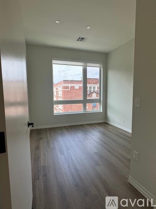 Brookline Apartment: 5 Washington St