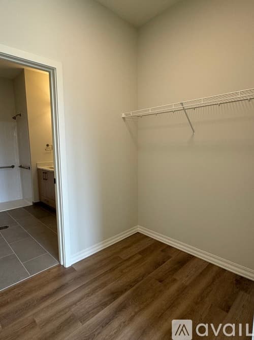 Brookline Apartment: 5 Washington St