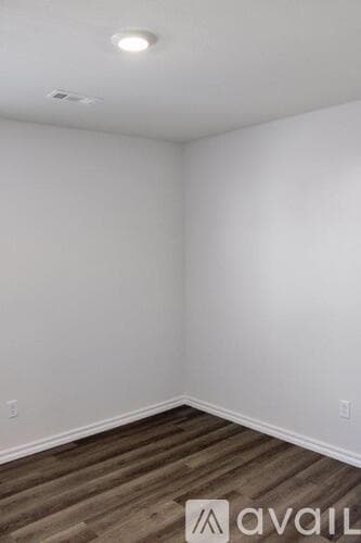 Highfill House: 106 NW Pinwheel St