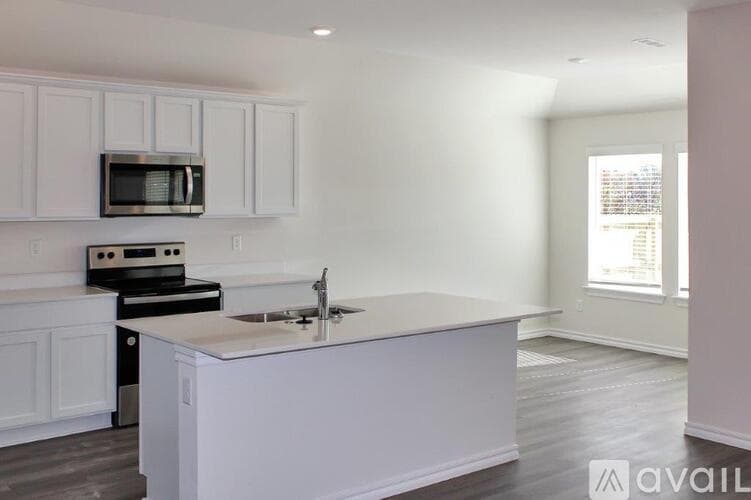 Highfill House: 106 NW Pinwheel St