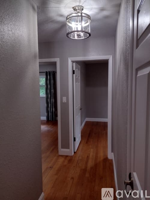 Ocala House: 720 NE 17th Ct