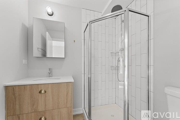 Chicago Apartment: 6019 N Winthrop Ave