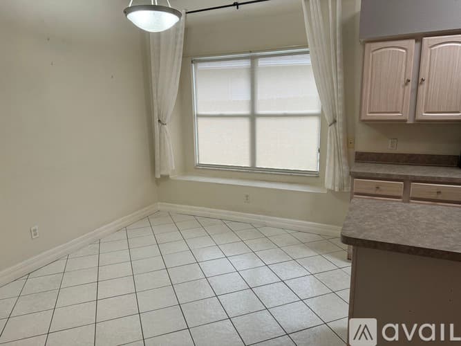 Tampa House: 8404 Fenwick Avenue