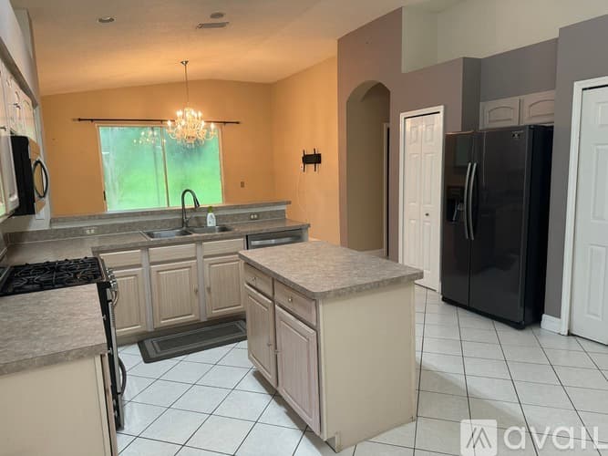 Tampa House: 8404 Fenwick Avenue