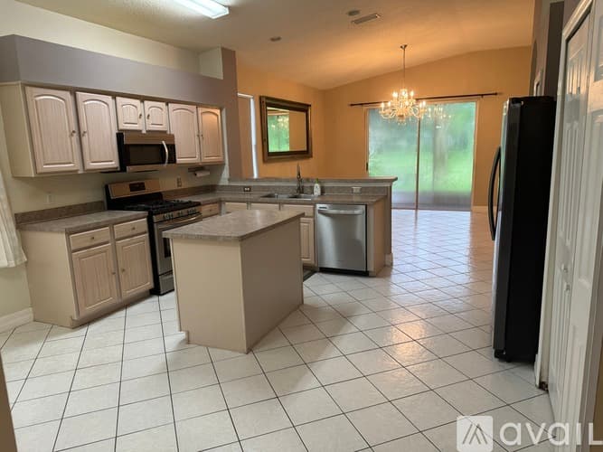 Tampa House: 8404 Fenwick Avenue