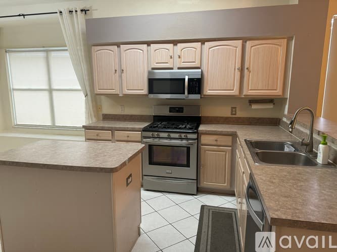 Tampa House: 8404 Fenwick Avenue