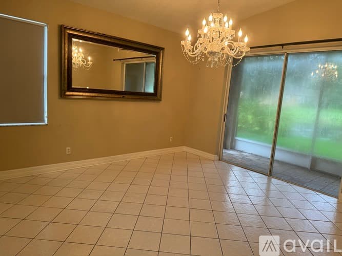 Tampa House: 8404 Fenwick Avenue