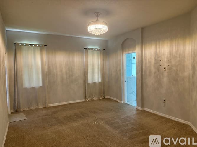 Tampa House: 8404 Fenwick Avenue