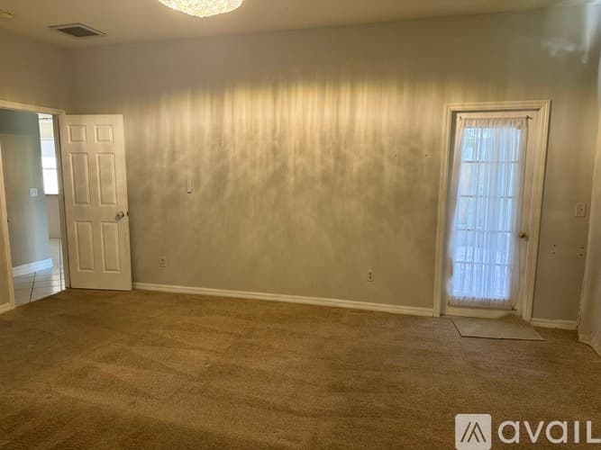 Tampa House: 8404 Fenwick Avenue