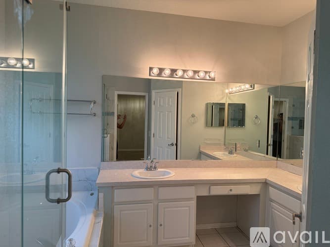 Tampa House: 8404 Fenwick Avenue