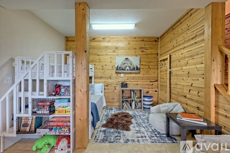 Clayton House: 233 Orchid Trl