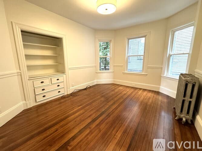 Brookline Apartment: 11 E Milton Rd