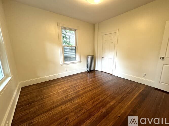 Brookline Apartment: 11 E Milton Rd