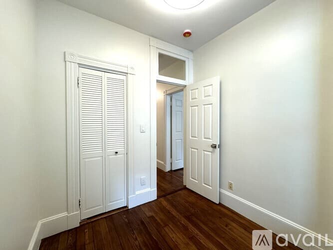 Brookline Apartment: 11 E Milton Rd