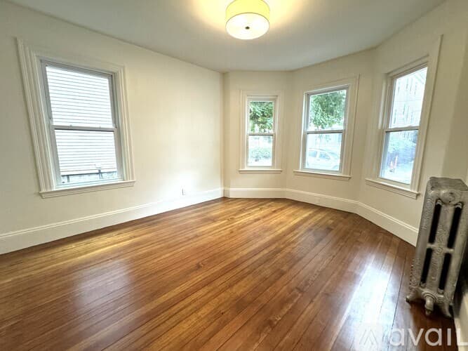 Brookline Apartment: 11 E Milton Rd
