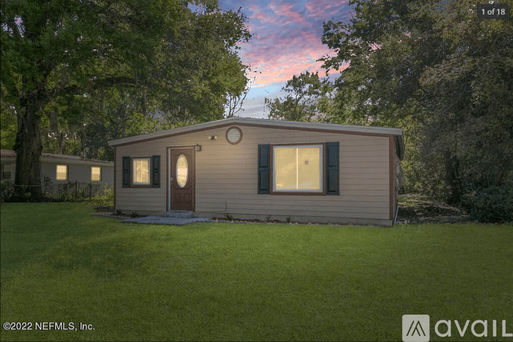 Jacksonville House: 10501 Wooster Drive