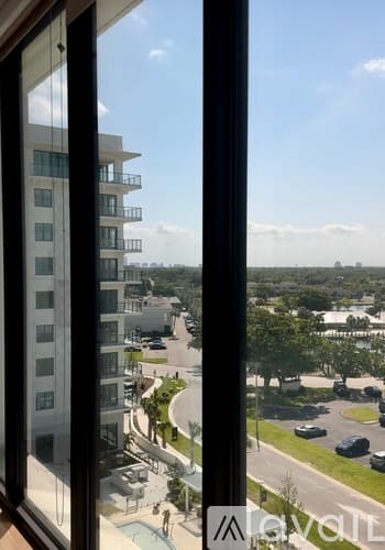 Tampa Apartment: 5498 Bay Center Dr