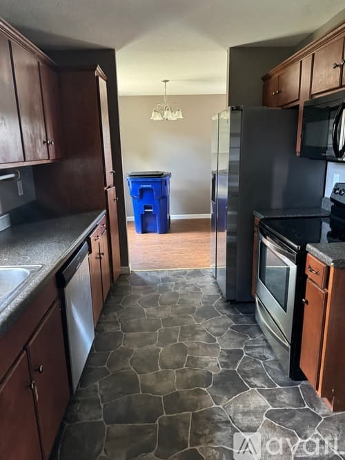 Cleveland House: 2107 Century Avenue Southeast
