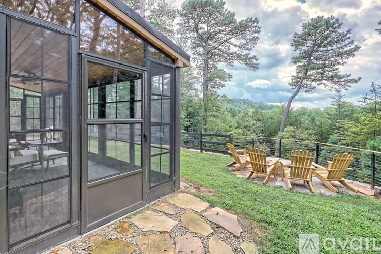 Clayton House: 112 John English Dr