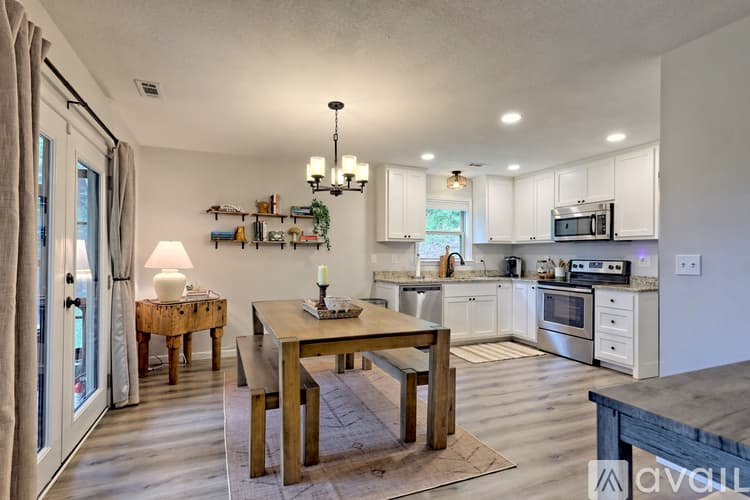Clayton House: 112 John English Dr