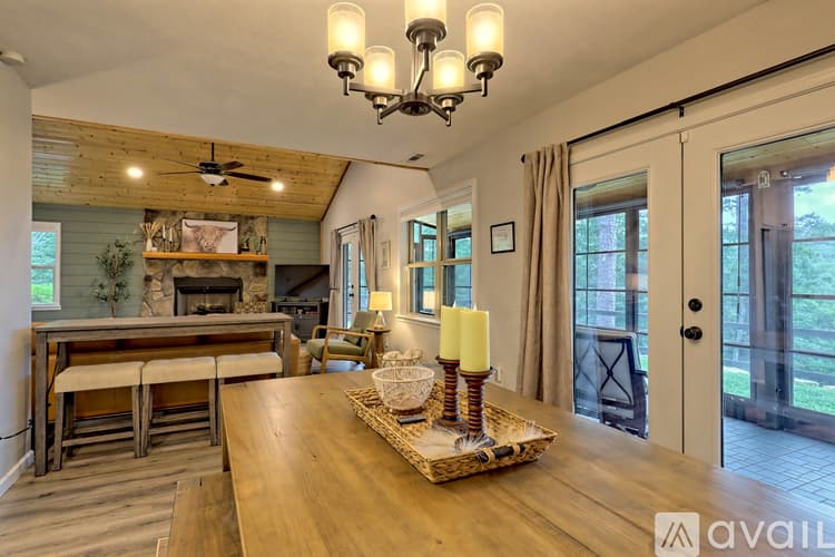 Clayton House: 112 John English Dr