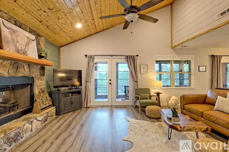 Clayton House: 112 John English Dr