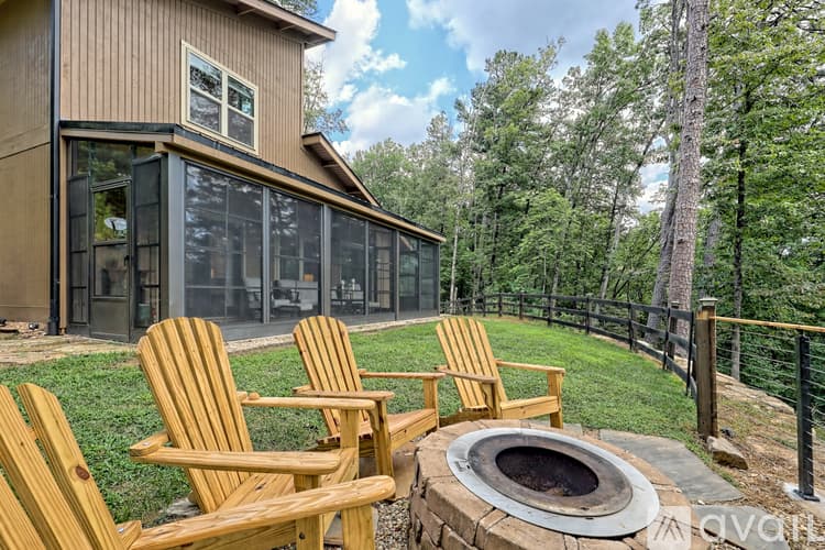 Clayton House: 112 John English Dr