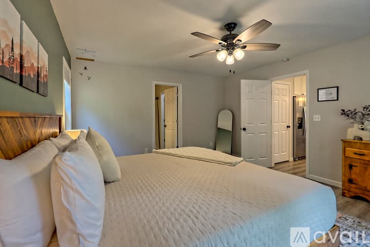 Clayton House: 112 John English Dr