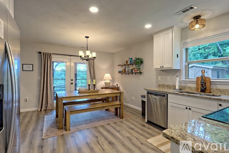 Clayton House: 112 John English Dr
