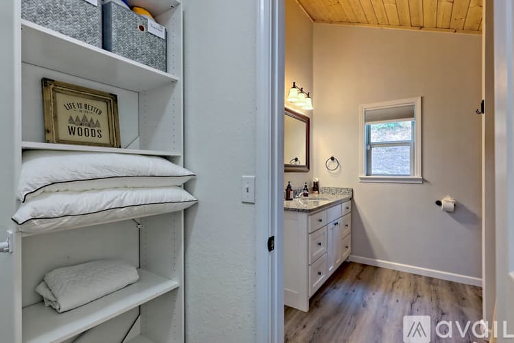 Clayton House: 112 John English Dr