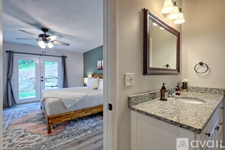 Clayton House: 112 John English Dr