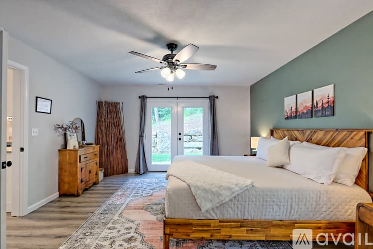 Clayton House: 112 John English Dr