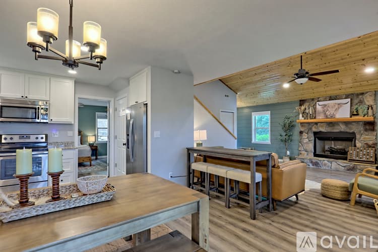 Clayton House: 112 John English Dr