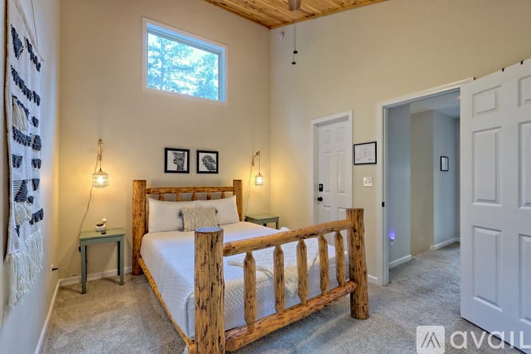 Clayton House: 112 John English Dr