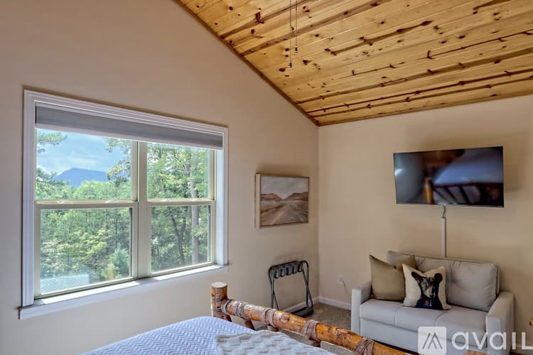 Clayton House: 112 John English Dr