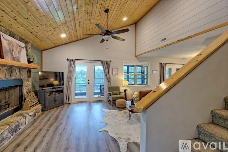 Clayton House: 112 John English Dr