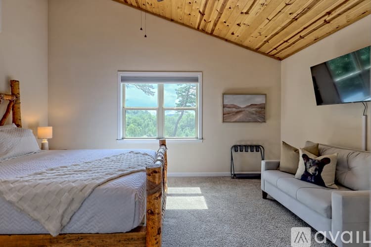 Clayton House: 112 John English Dr