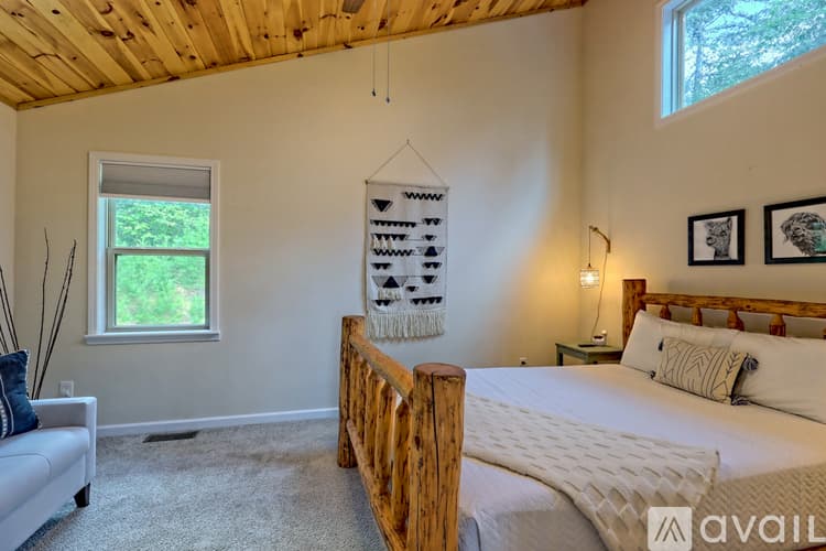 Clayton House: 112 John English Dr