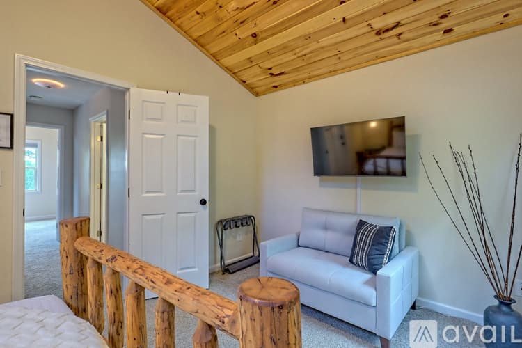 Clayton House: 112 John English Dr