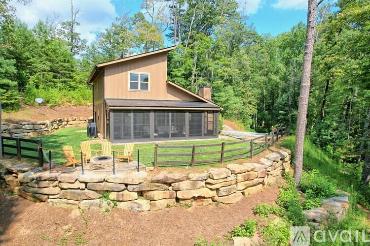 Clayton House: 112 John English Dr