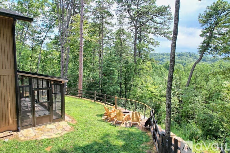 Clayton House: 112 John English Dr